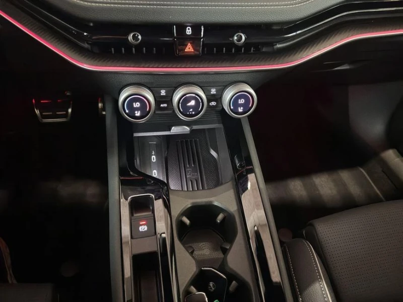 Skoda Superb 2.0TSI* 4x4* DSG* CANTON* DISTR* 360 CAM* KEYLESS*, снимка 12 - Автомобили и джипове - 51769724