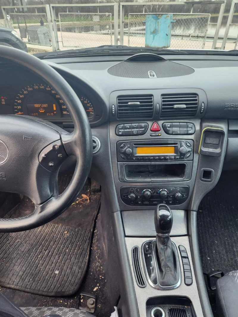 Mercedes-Benz C 270  CDI Avantgarde 170-TipTophp Clima-Подгрев-, снимка 17 - Автомобили и джипове - 52042417