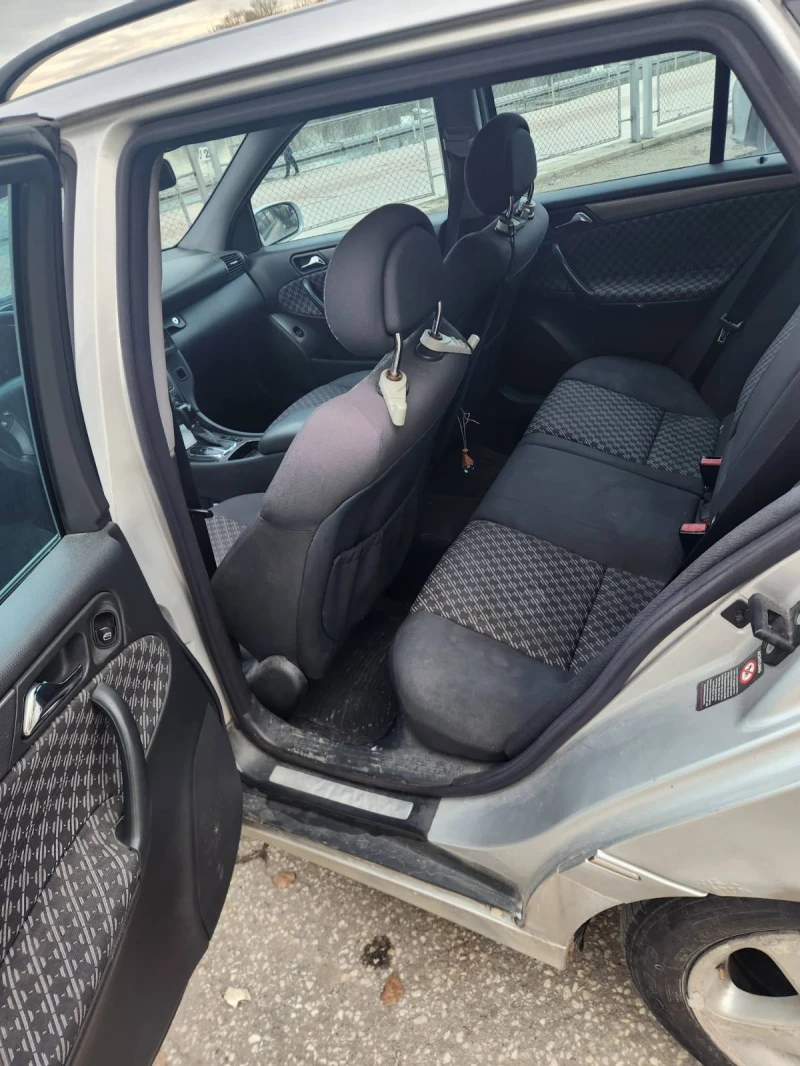 Mercedes-Benz C 270  CDI Avantgarde 170-TipTophp Clima-Подгрев-, снимка 15 - Автомобили и джипове - 52042417