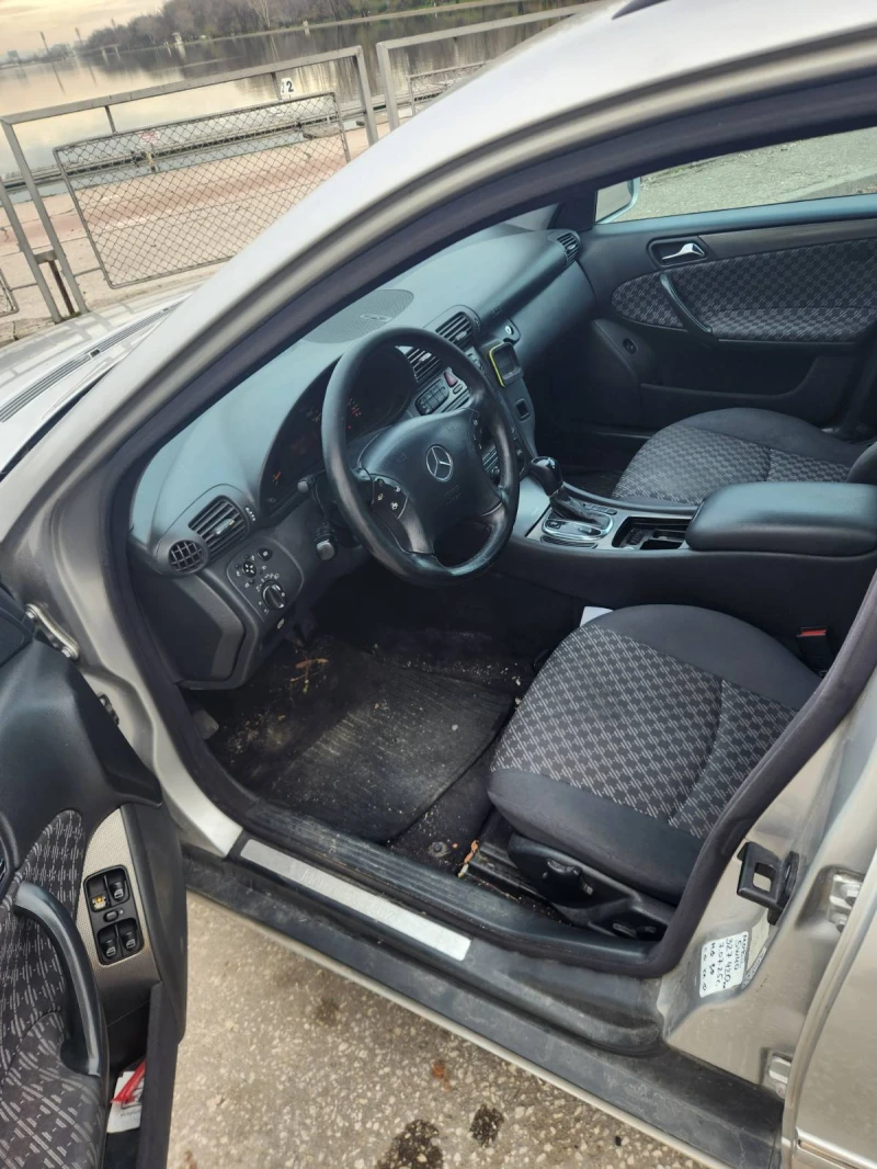 Mercedes-Benz C 270  CDI Avantgarde 170-TipTophp Clima-Подгрев-, снимка 16 - Автомобили и джипове - 52042417