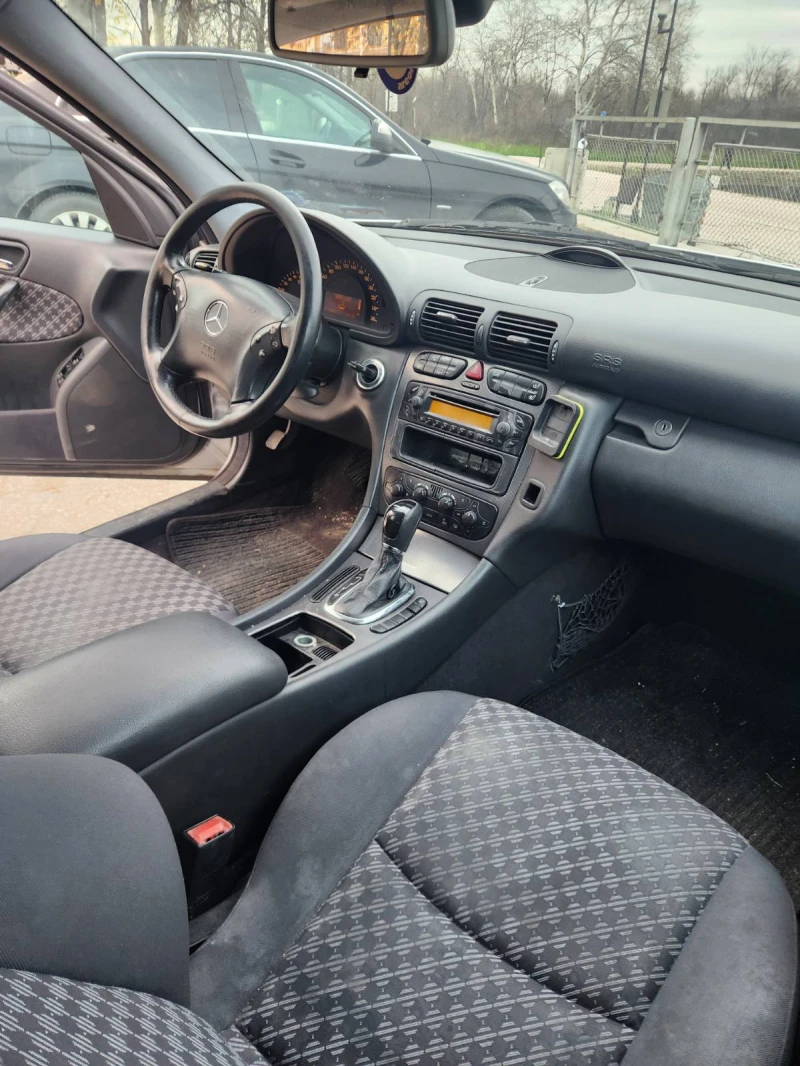 Mercedes-Benz C 270  CDI Avantgarde 170-TipTophp Clima-Подгрев-, снимка 9 - Автомобили и джипове - 52042417