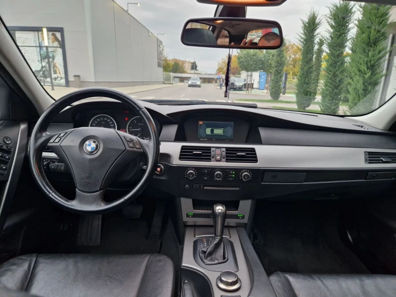 BMW 520 АВТОМАТИК, КОЖА, ПАНОРАМА, снимка 10 - Автомобили и джипове - 52070127