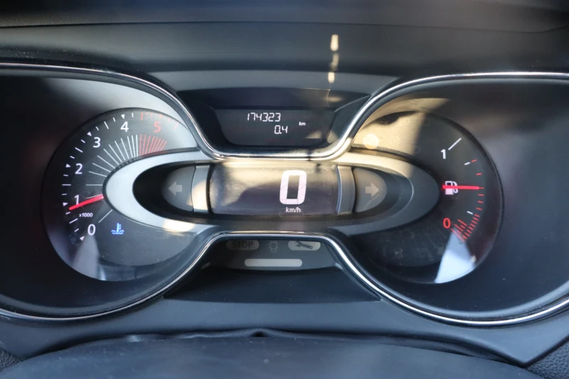 Renault Captur 1.5DCI* Е6* , снимка 9 - Автомобили и джипове - 52274337