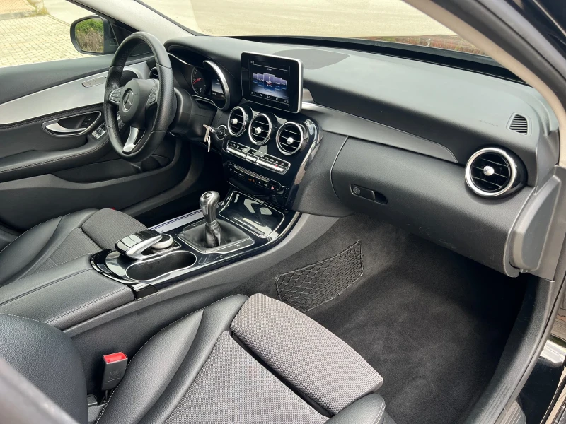 Mercedes-Benz C 220 CDI-Avangarde-Серв.история-Лизинг през Уникредит , снимка 12 - Автомобили и джипове - 52278337