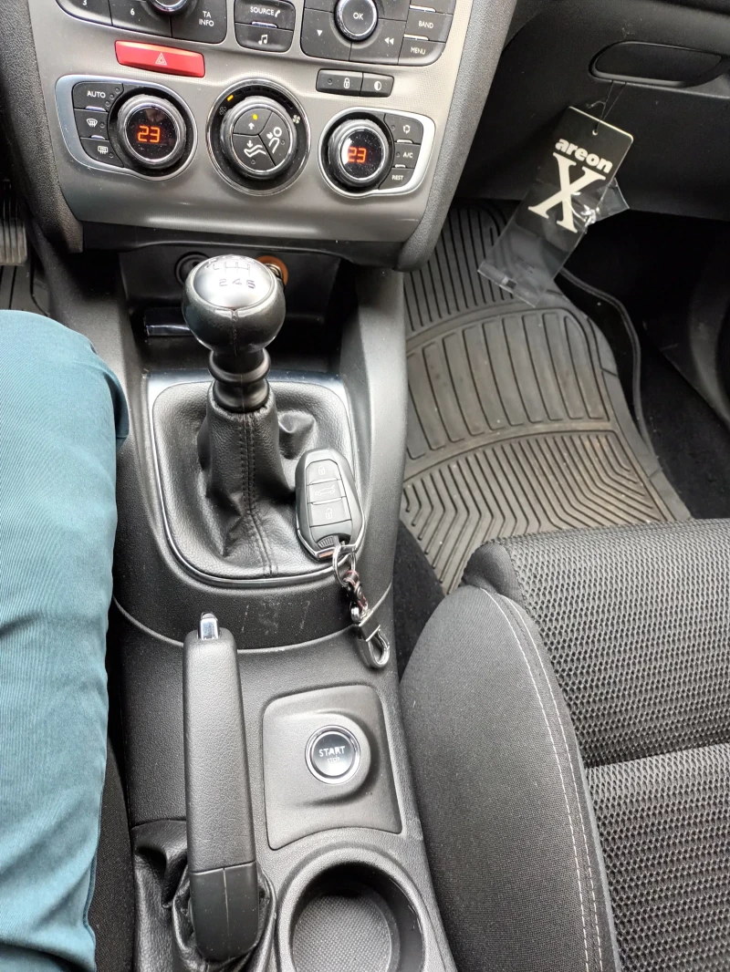 Citroen C4 1.2 i, 131к.с. ЕВРО 6, снимка 10 - Автомобили и джипове - 52397796