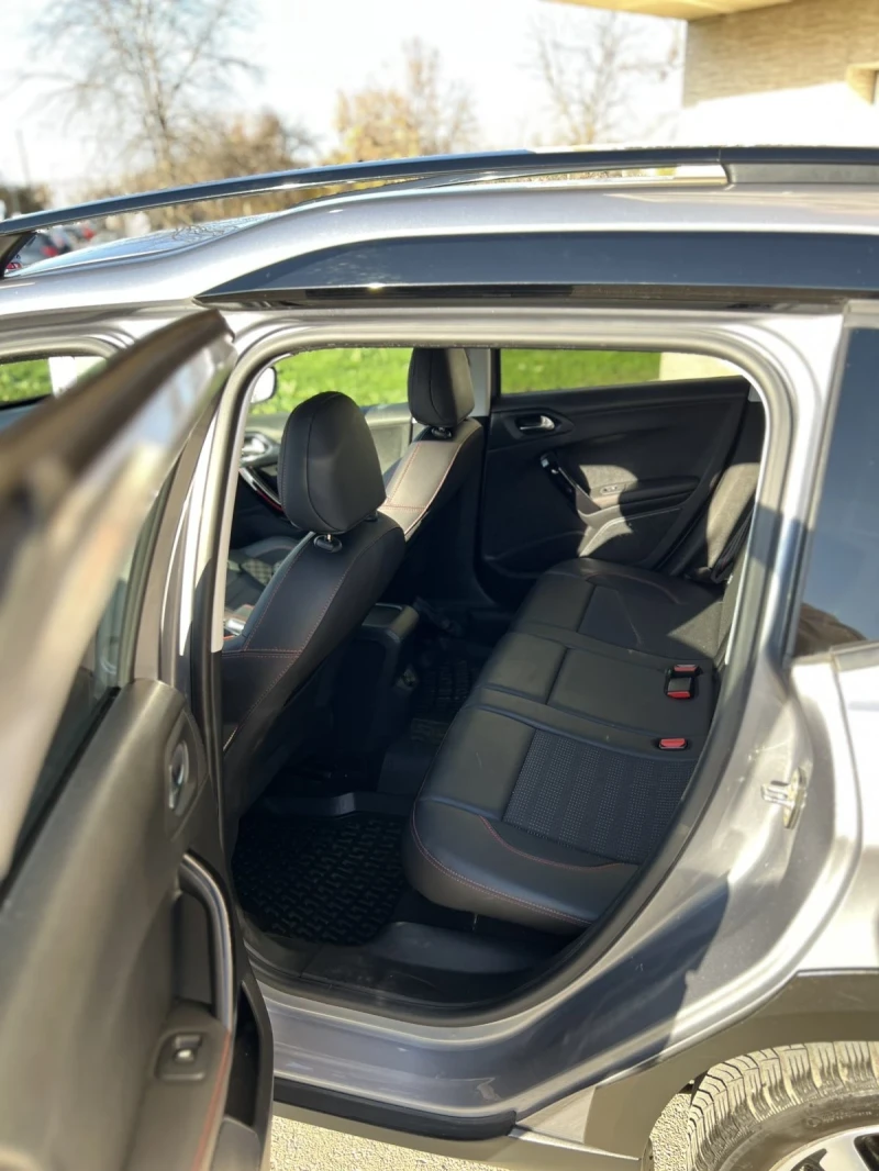 Peugeot 2008 GT/AUTOMATIC/CARPLAY, снимка 6 - Автомобили и джипове - 52505803