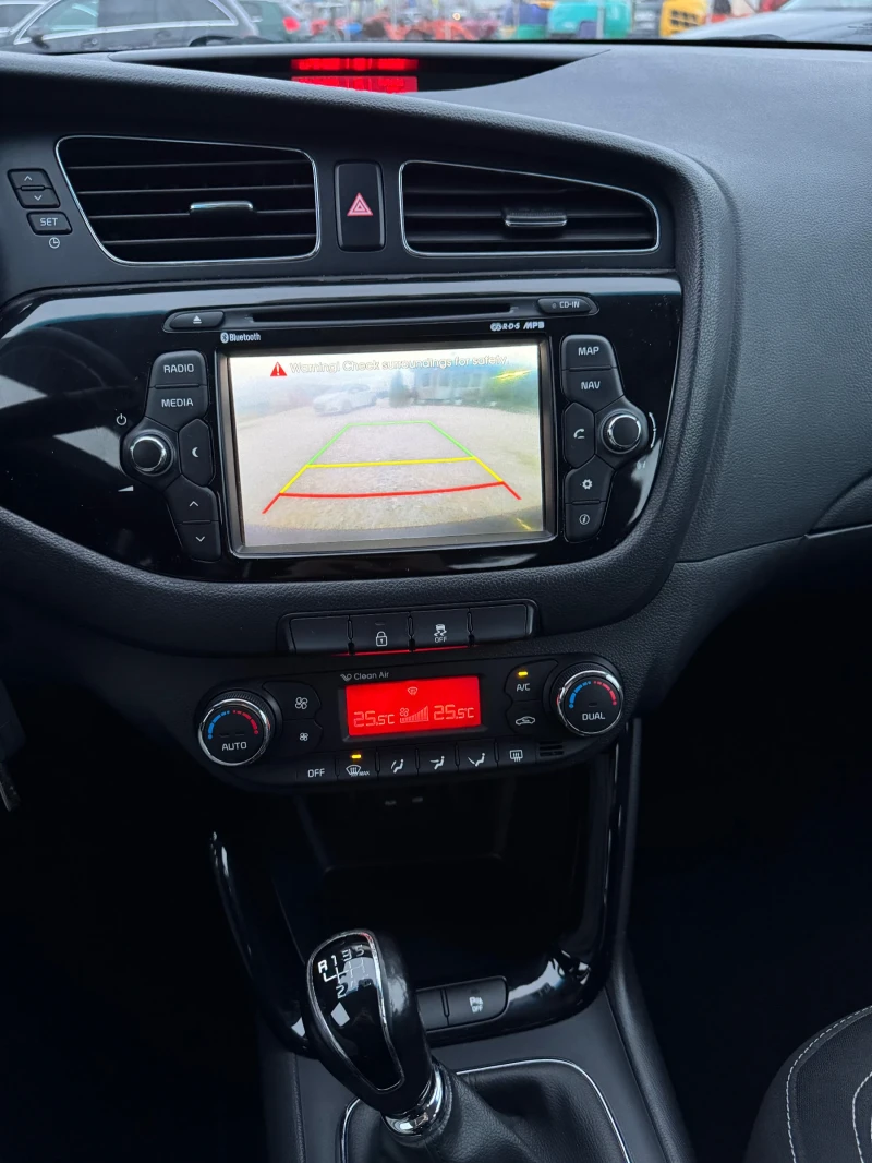 Kia Ceed 1.6 GDI Navi Led Full, снимка 12 - Автомобили и джипове - 52680814