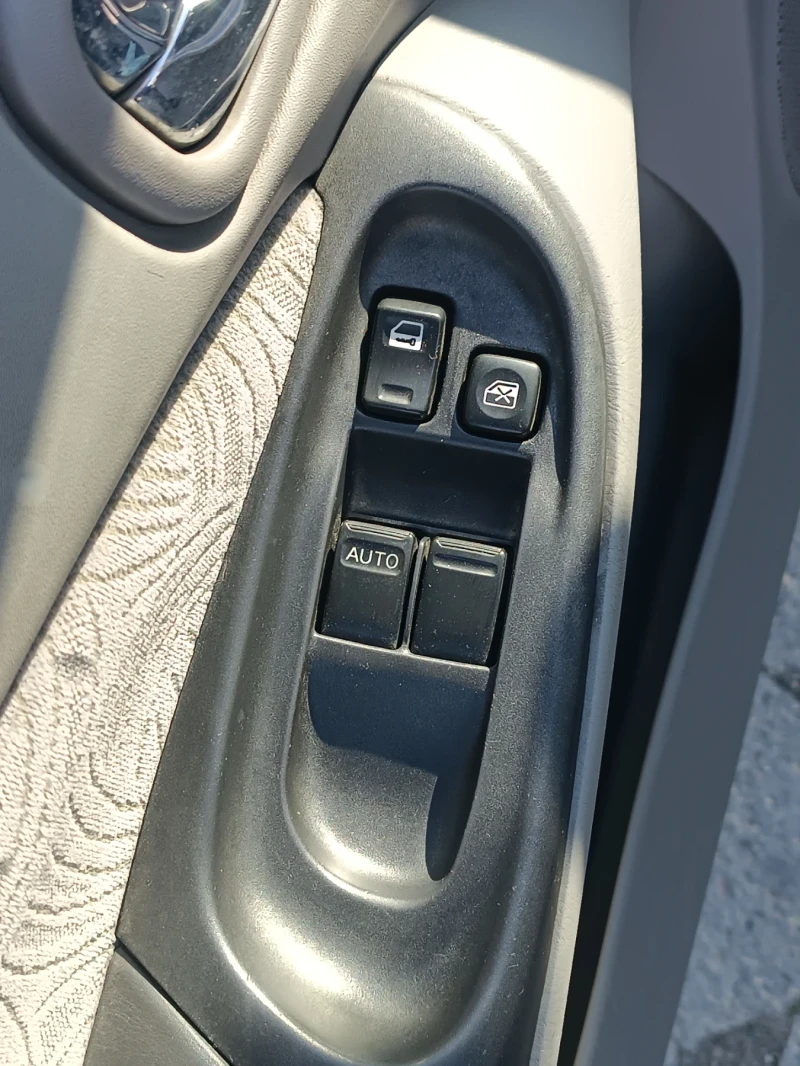 Nissan Almera 2, 2 Di, ВСИЧКО ПЛАТЕНО, снимка 10 - Автомобили и джипове - 52800071