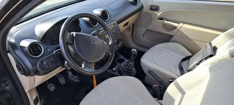 Ford Fiesta, снимка 15 - Автомобили и джипове - 52839577