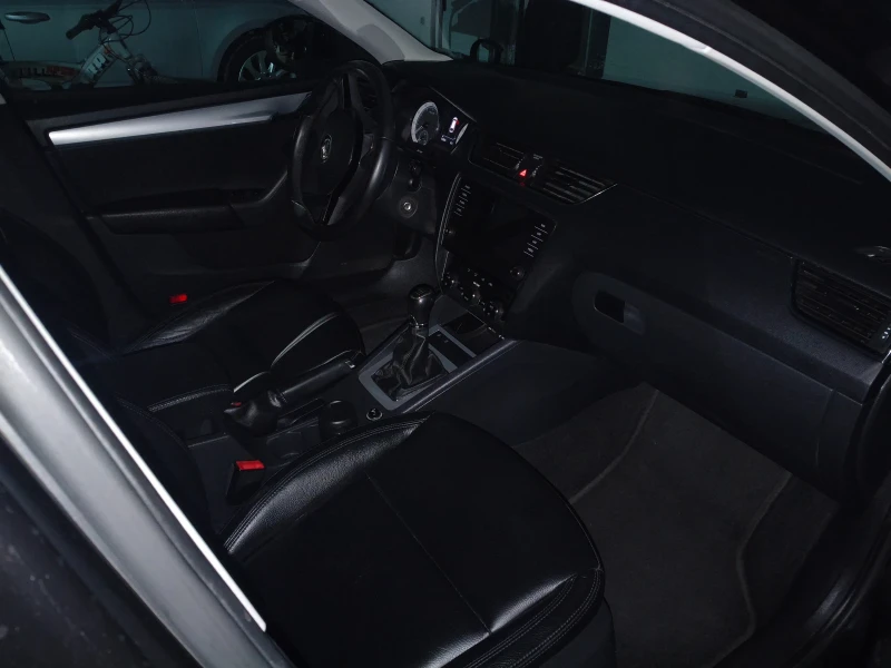 Skoda Octavia TGI-metan, снимка 8 - Автомобили и джипове - 52951084