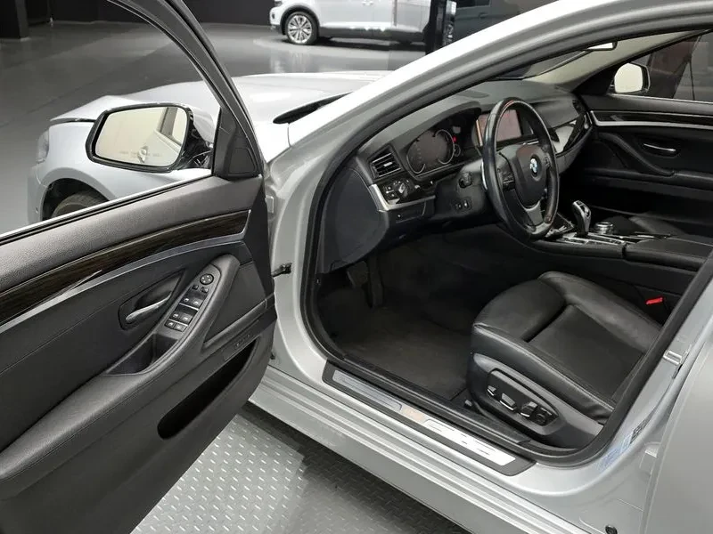 BMW 528 I xDrive Luxury Plus - изображение 10