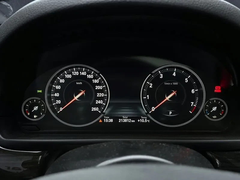 BMW 528 I xDrive Luxury Plus - изображение 8