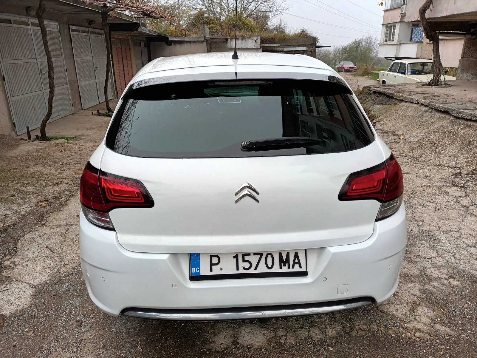Citroen C4 1.2 i, 130..  6 | Mobile.bg   4