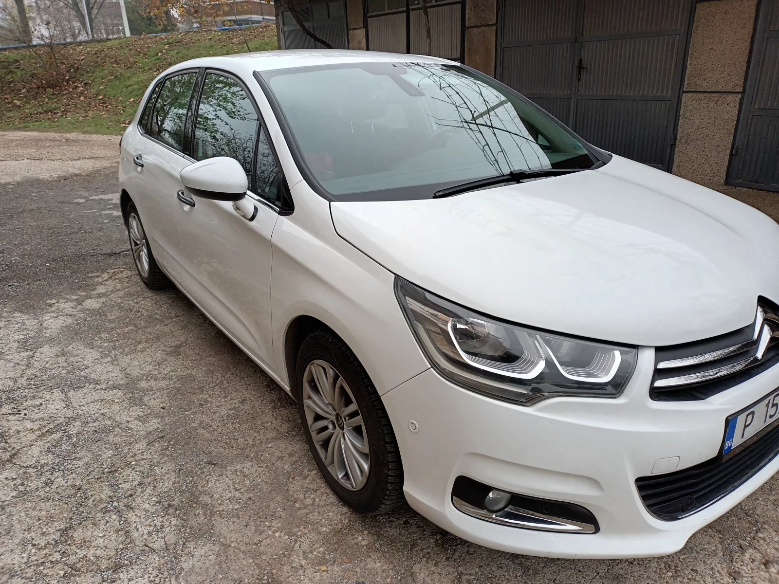 Citroen C4 1.2 i, 130..  6 | Mobile.bg   3