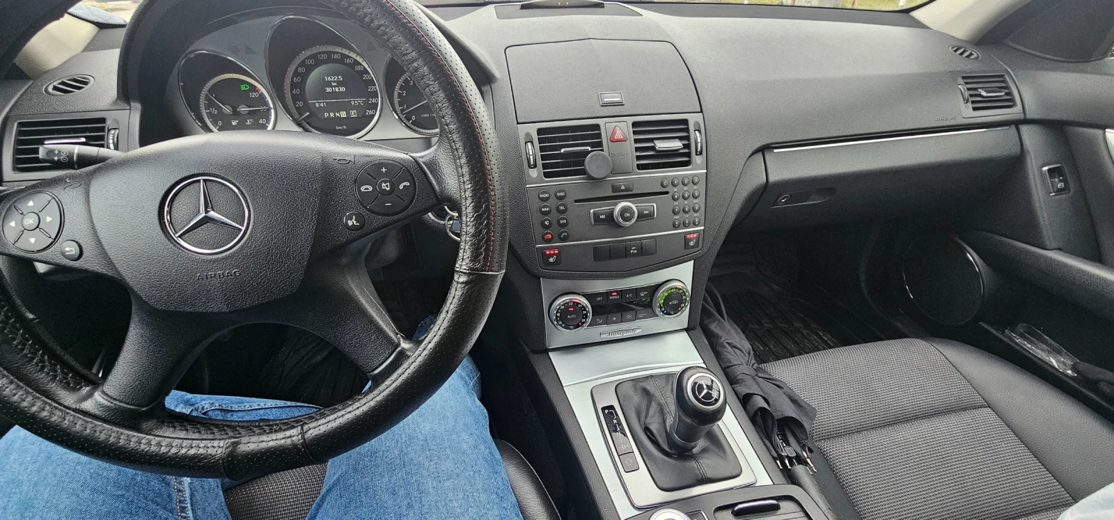 Mercedes-Benz C 180, снимка 2 - Автомобили и джипове - 54193076