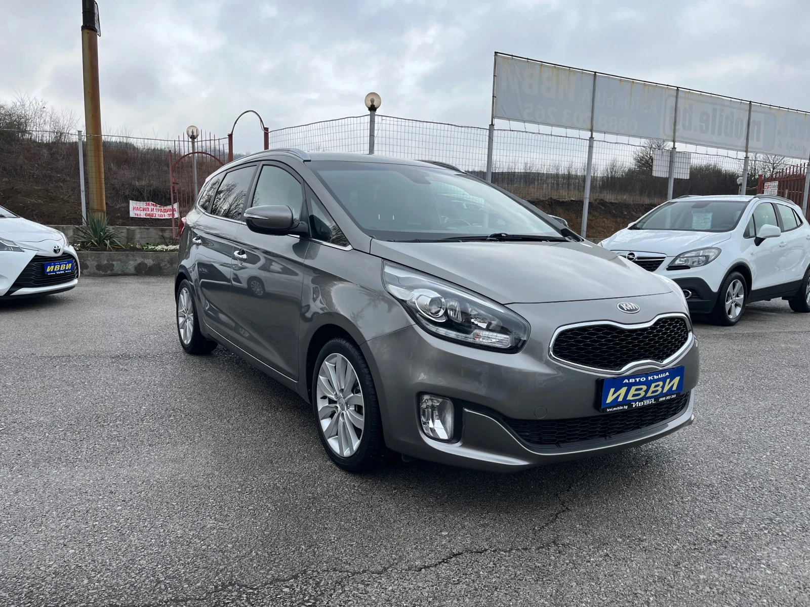 Kia Carens 1, 7 CRDI, снимка 15 - Автомобили и джипове - 54056464