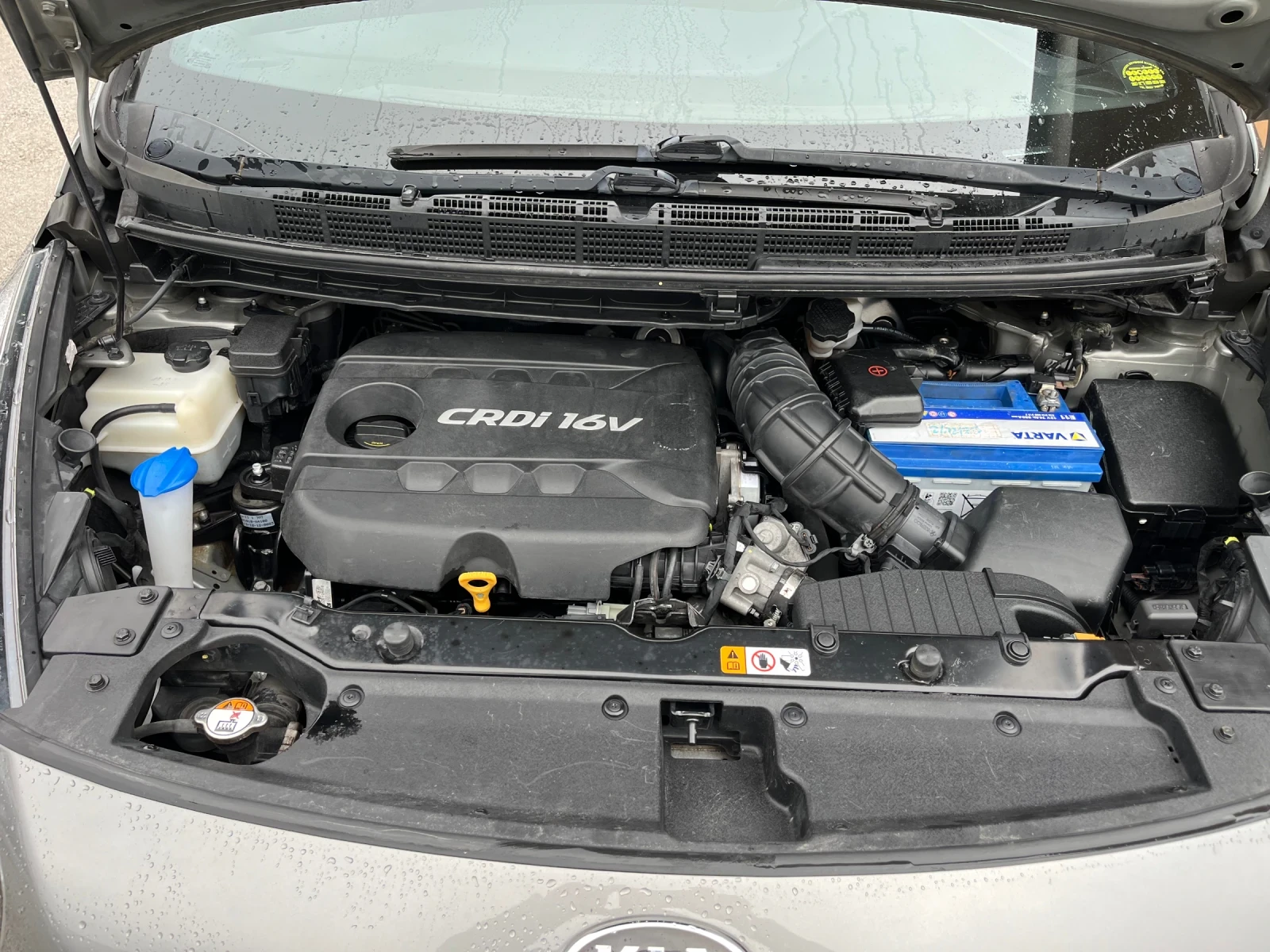 Kia Carens 1, 7 CRDI, снимка 10 - Автомобили и джипове - 54056464