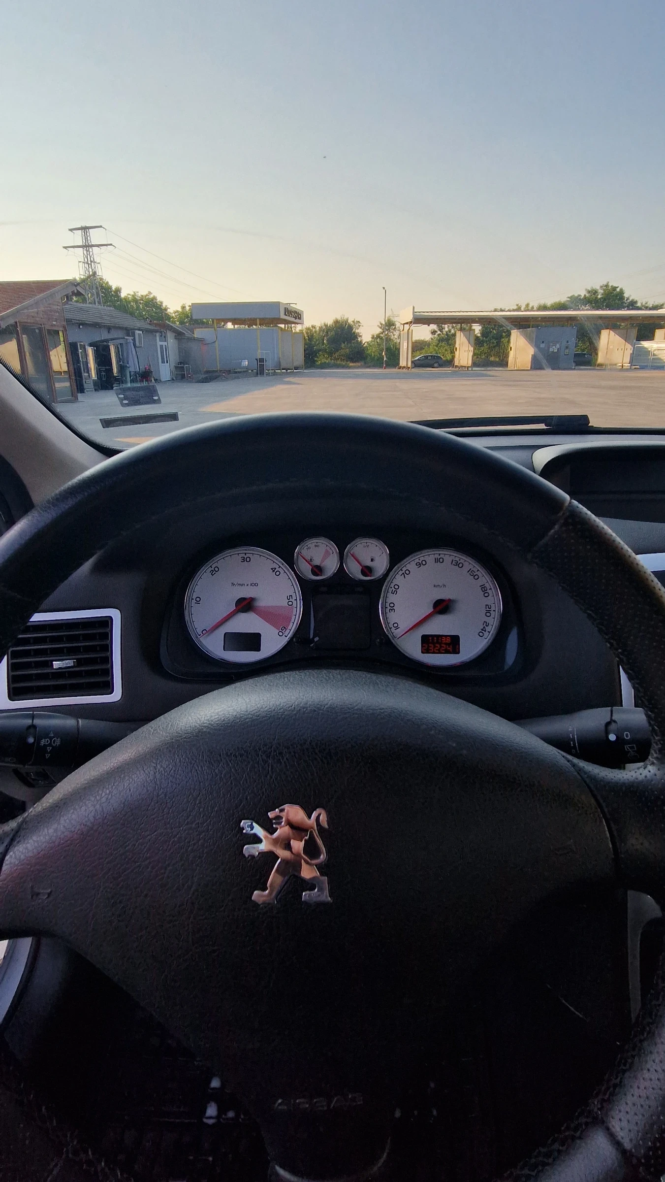 Peugeot 307 SW 1.6 HDI, снимка 8 - Автомобили и джипове - 54086080