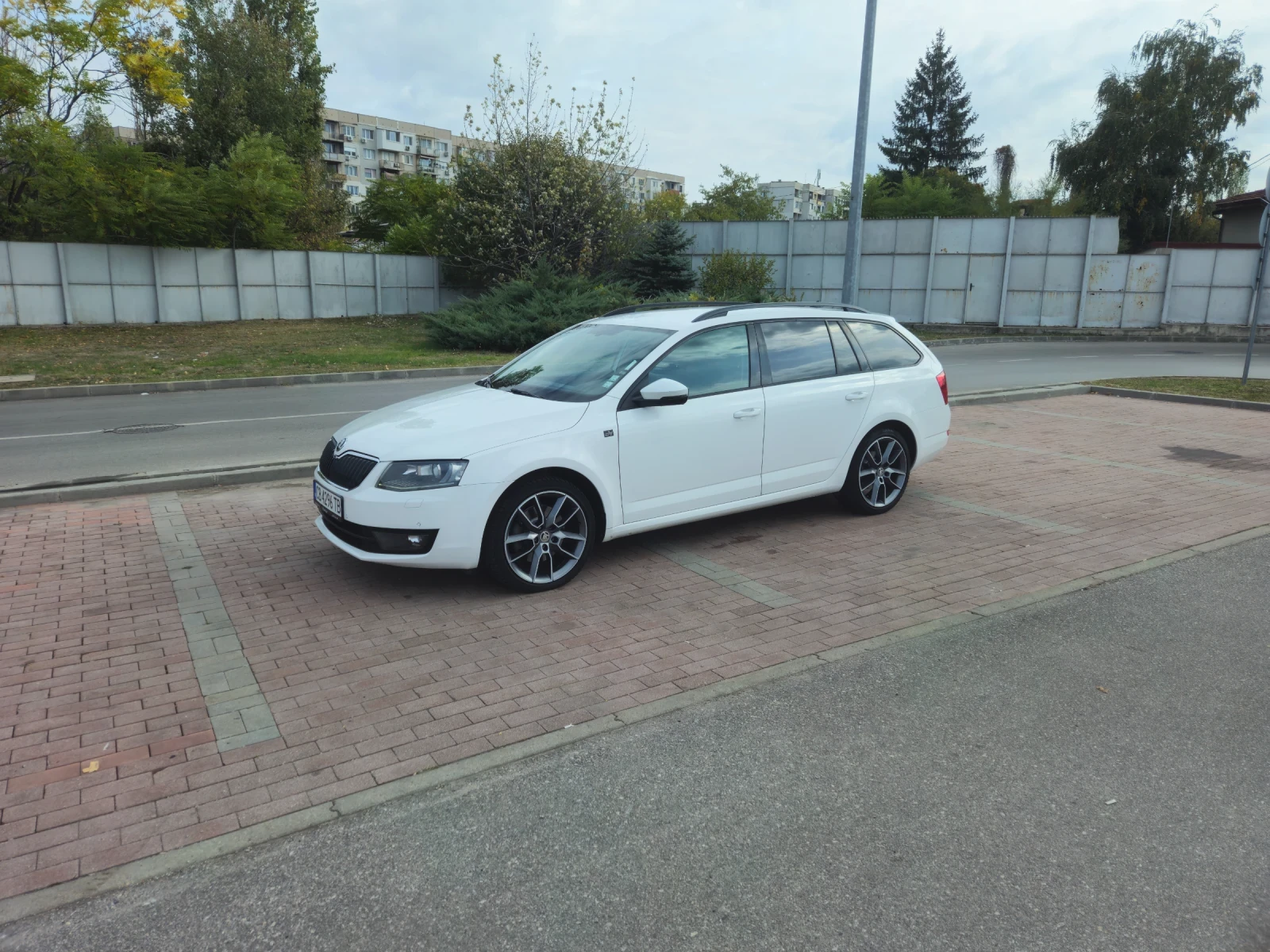 Skoda Octavia, снимка 2 - Автомобили и джипове - 54401665