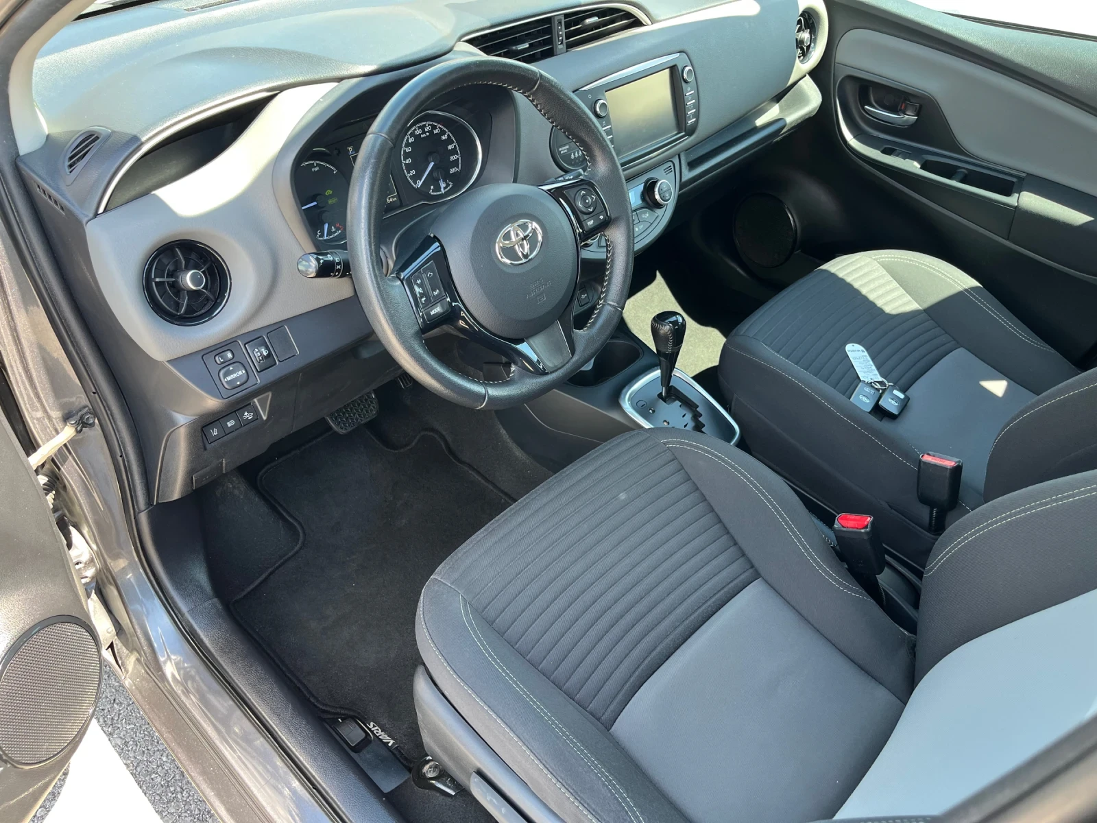 Toyota Yaris 1, 5 HYBRID * NAVI * KAMERA, снимка 5 - Автомобили и джипове - 54426420