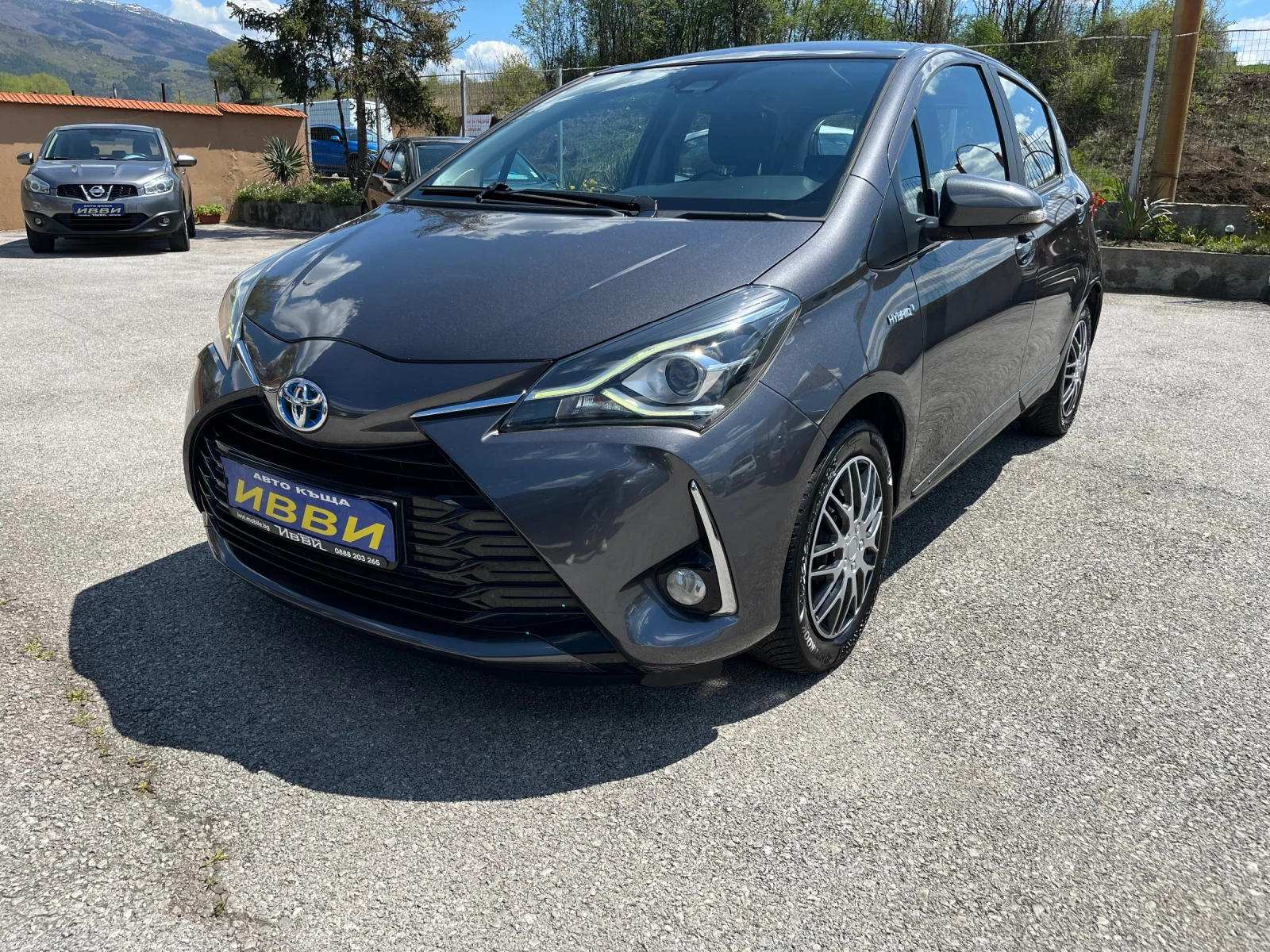Toyota Yaris 1, 5 HYBRID * NAVI * KAMERA, снимка 15 - Автомобили и джипове - 54426420