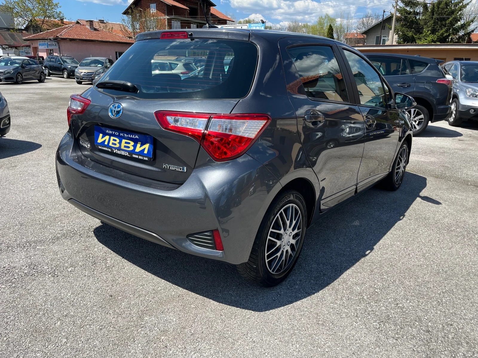 Toyota Yaris 1, 5 HYBRID * NAVI * KAMERA, снимка 3 - Автомобили и джипове - 54426420