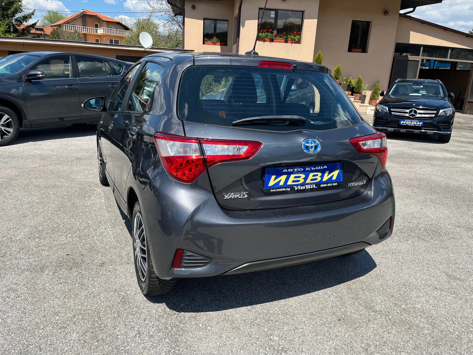 Toyota Yaris 1, 5 HYBRID * NAVI * KAMERA, снимка 11 - Автомобили и джипове - 54426420