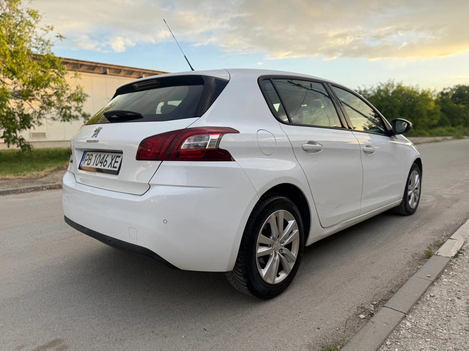 Peugeot 308 1.6 BlueHDi 120 к.с. EURO 6, снимка 4 - Автомобили и джипове - 54667046