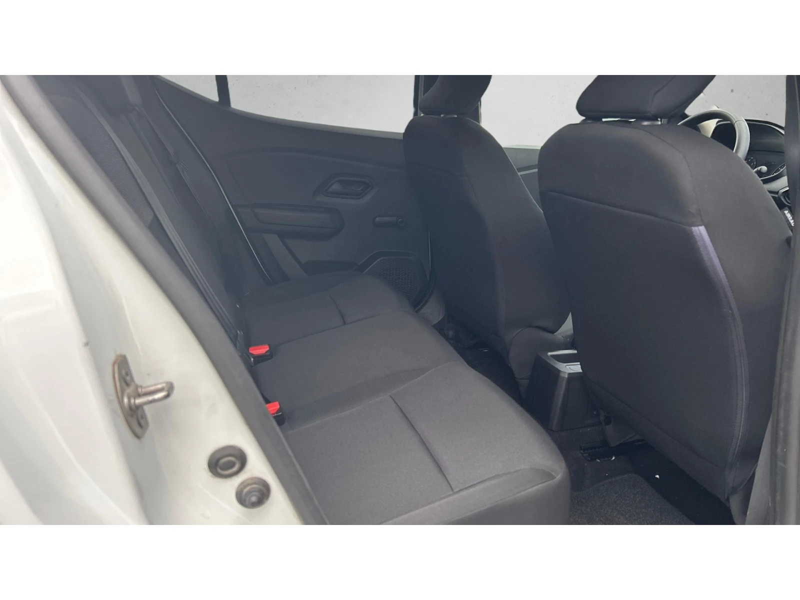 Dacia Sandero 1.0 TCe 90 LPG, Месечна вноска от 155  , снимка 10 - Автомобили и джипове - 54584560