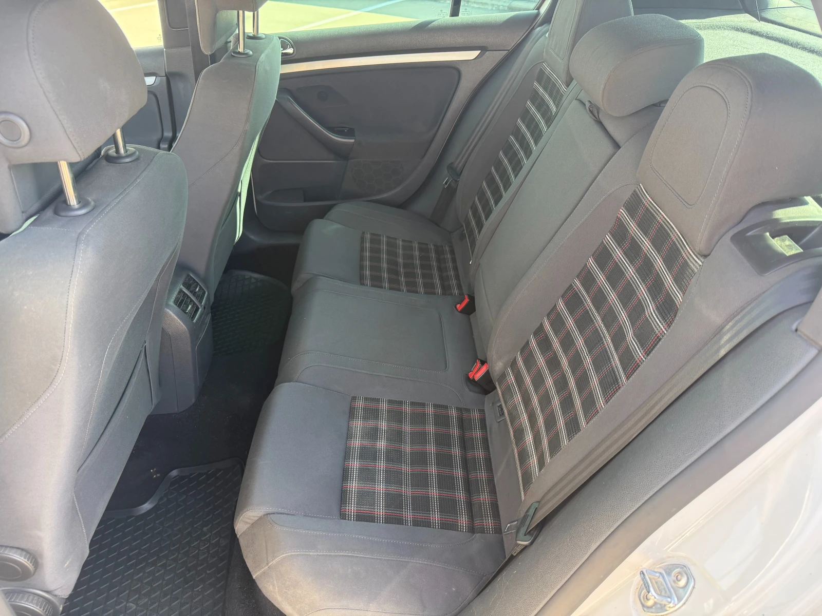 VW Golf GTI DSG, снимка 13 - Автомобили и джипове - 54729339