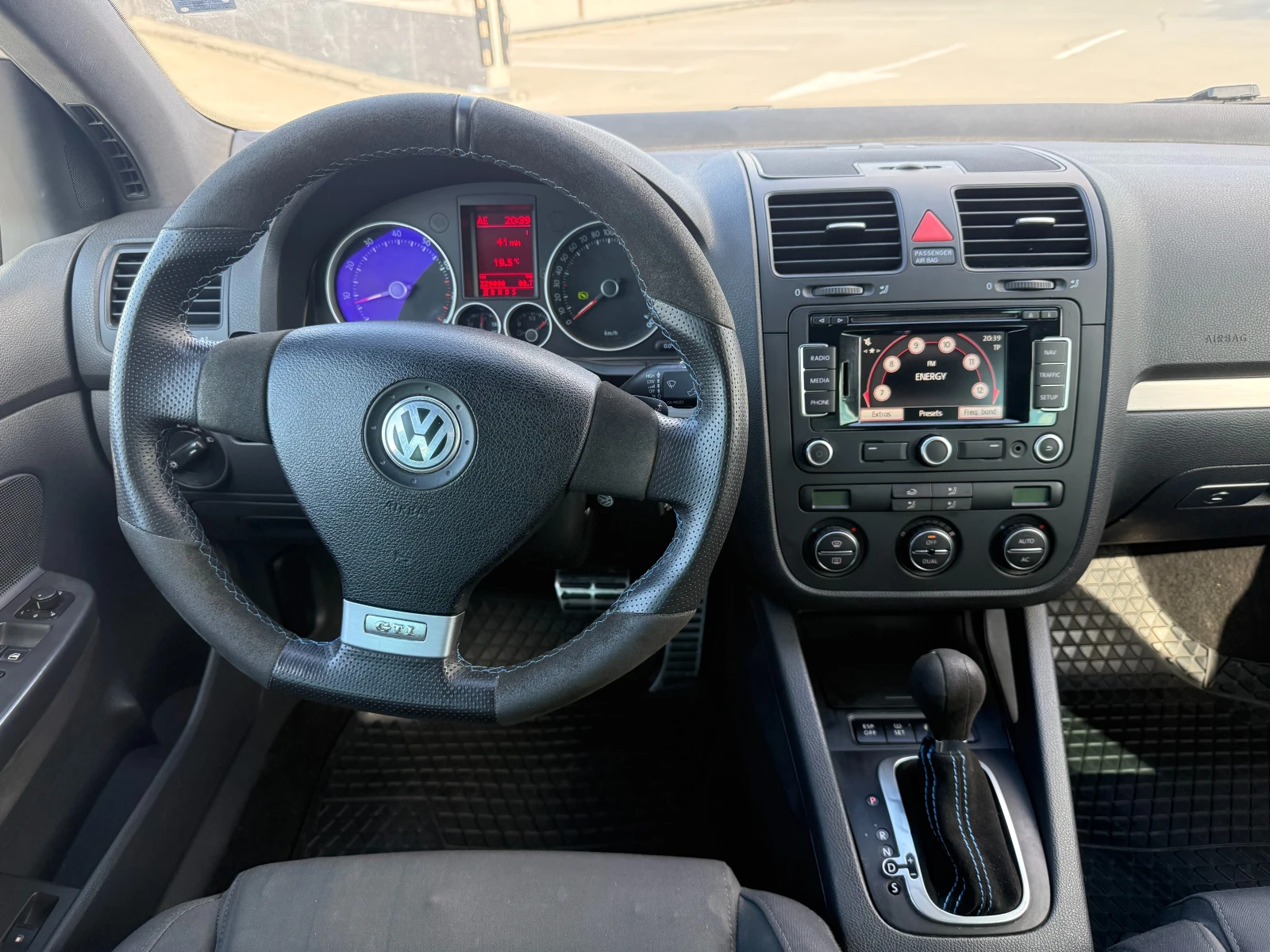 VW Golf GTI DSG, снимка 9 - Автомобили и джипове - 54729339