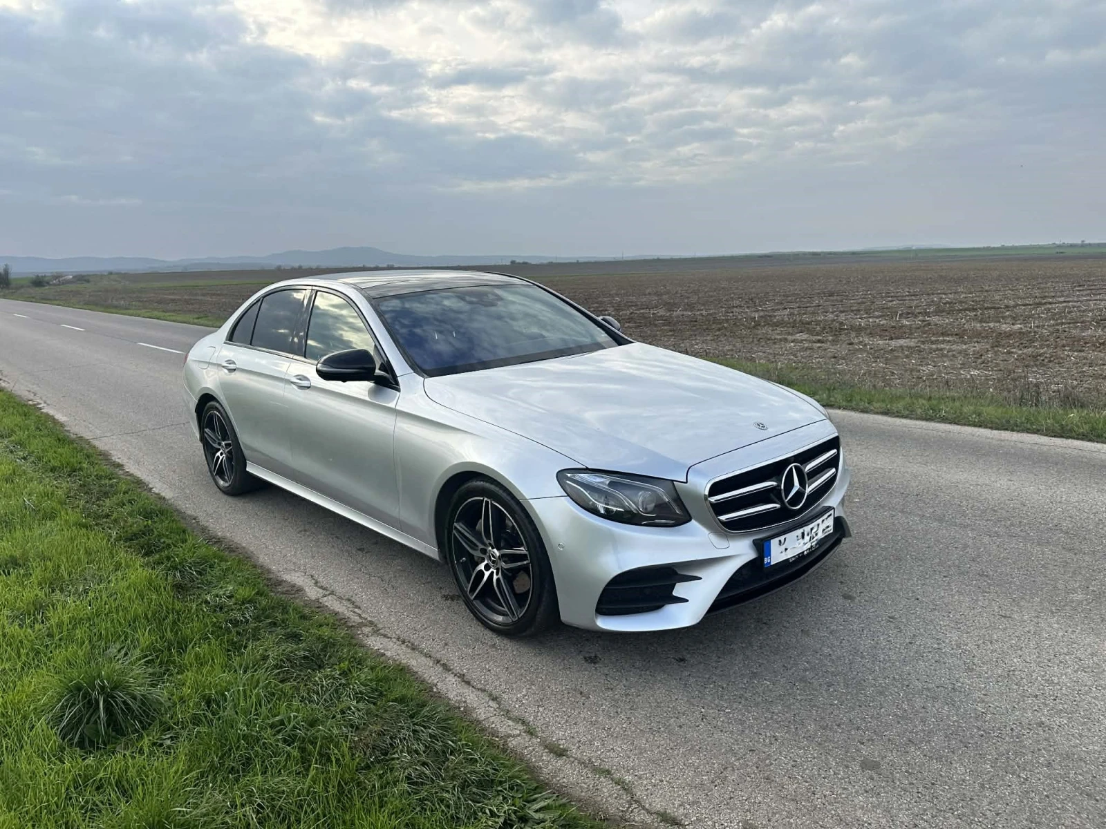 Mercedes-Benz E 220, снимка 6 - Автомобили и джипове - 55129003