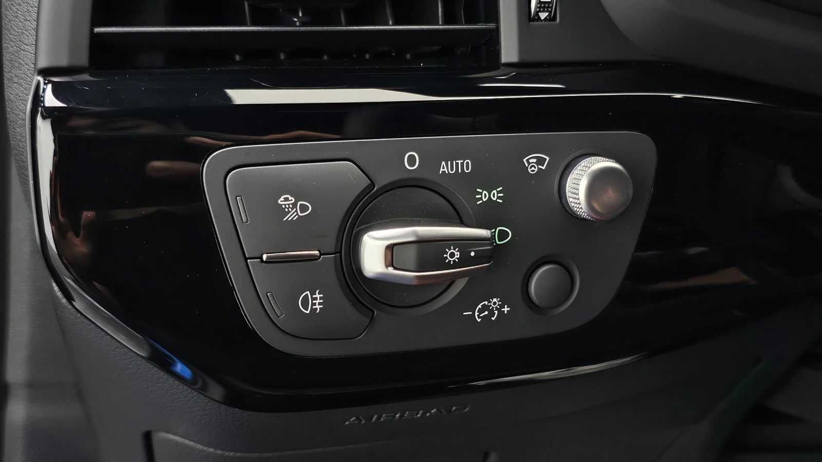 Audi A4 40 TFSI Premium | HUD | ACC | Memory, снимка 14 - Автомобили и джипове - 55368979