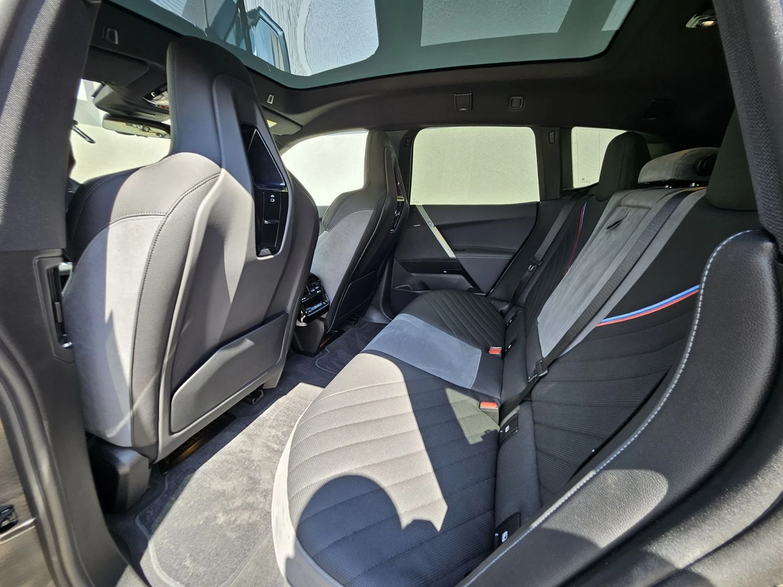 BMW iX M60 xDRIVE, снимка 17 - Автомобили и джипове - 55882004