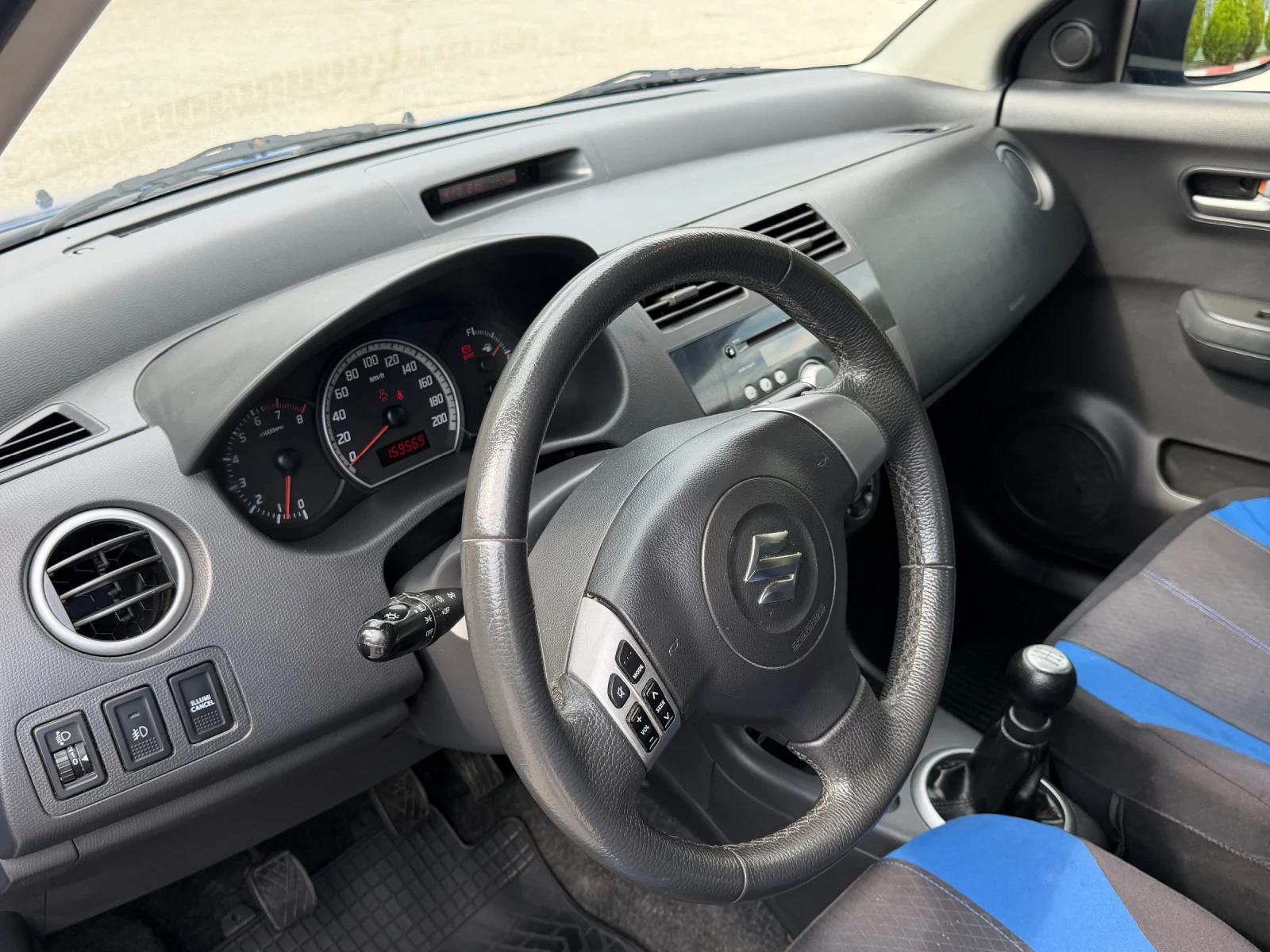Suzuki Swift 1.3 КЛИМАТИК 159000км, снимка 11 - Автомобили и джипове - 56066658