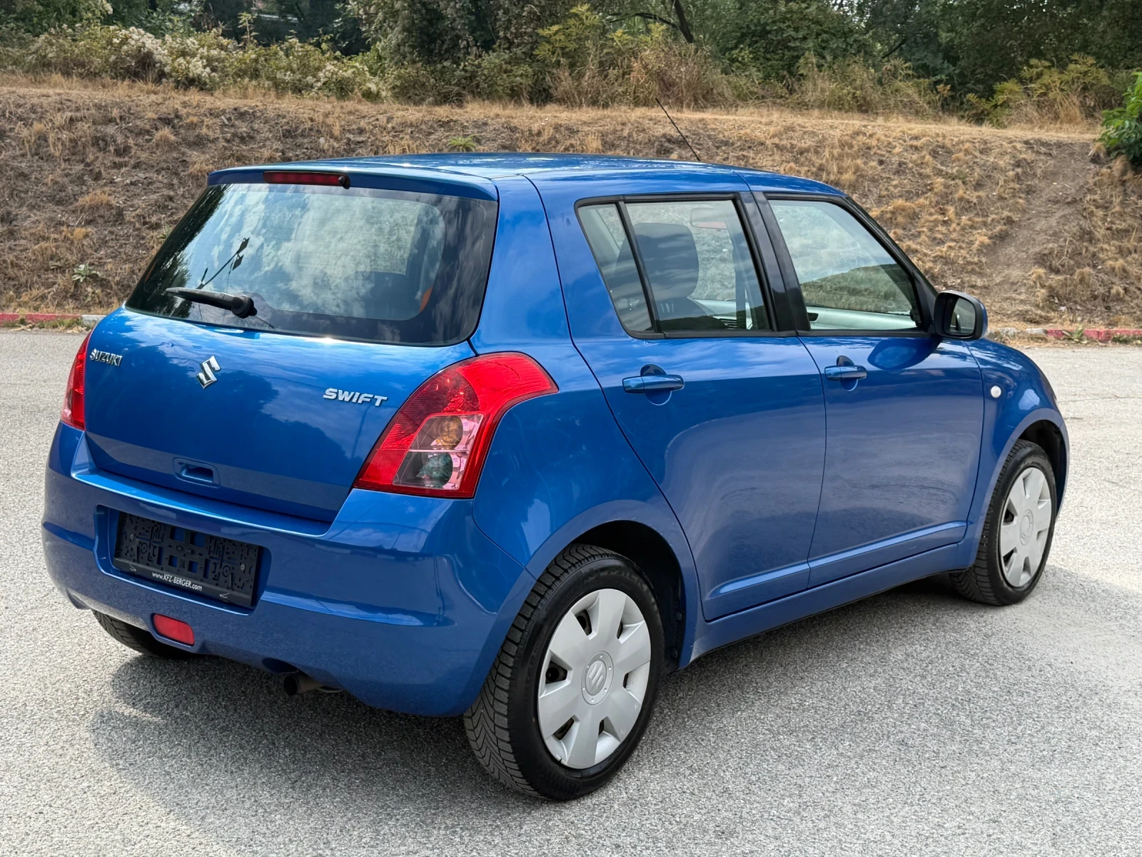 Suzuki Swift 1.3 КЛИМАТИК 159000км, снимка 6 - Автомобили и джипове - 56066658