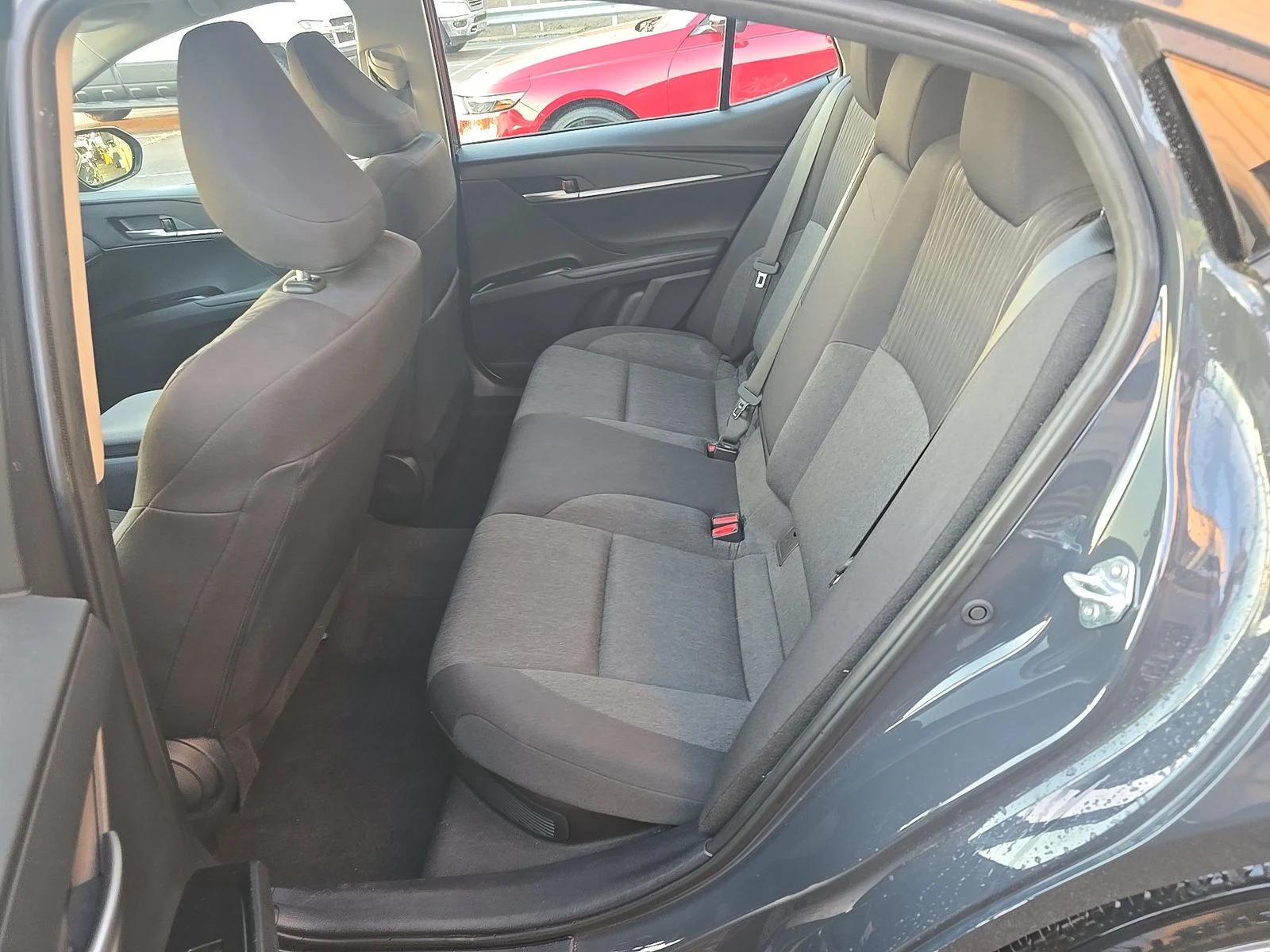 Toyota Camry LE Hybrid Крайна цена до България, снимка 8 - Автомобили и джипове - 56099774