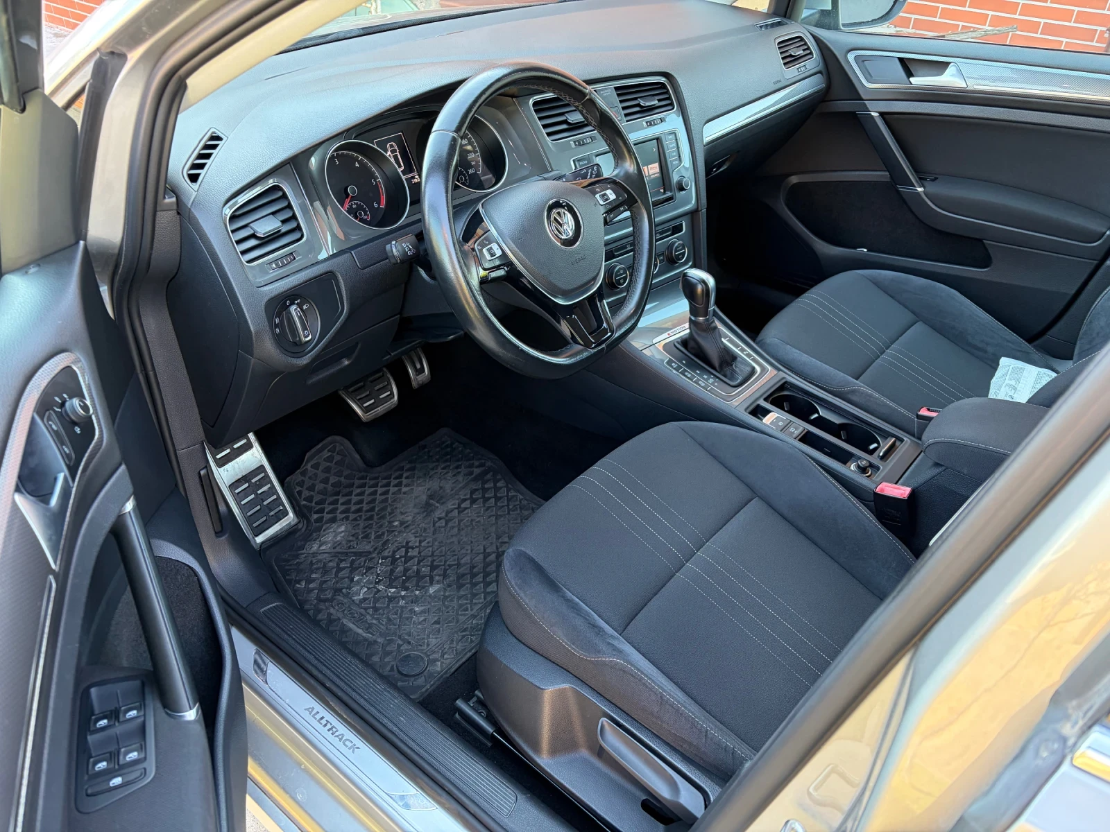 VW Golf Alltrack 2.0 TDI 4MOTION DSG, снимка 5 - Автомобили и джипове - 56127204