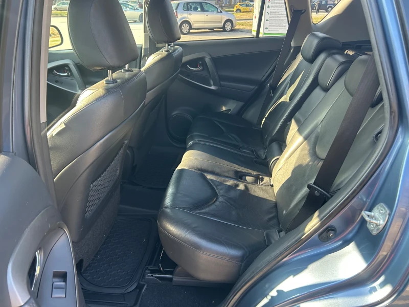 Toyota Rav4, снимка 7 - Автомобили и джипове - 52678259