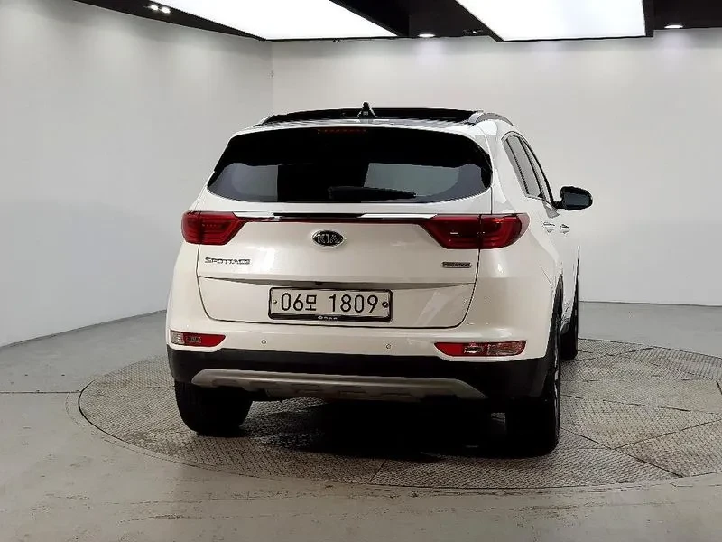 Kia Sportage 1.7 2WD, снимка 3 - Автомобили и джипове - 55789273