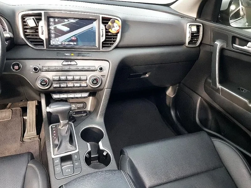 Kia Sportage 1.7 2WD, снимка 10 - Автомобили и джипове - 55789273
