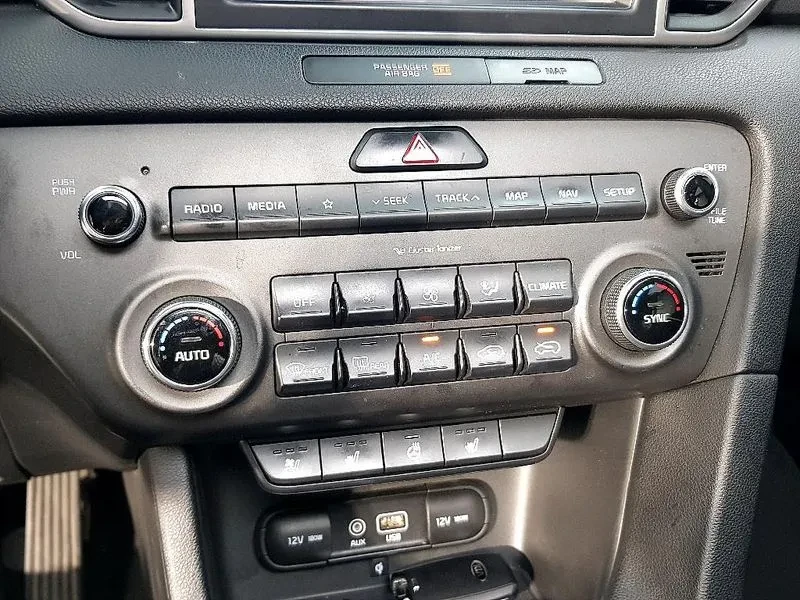 Kia Sportage 1.7 2WD, снимка 12 - Автомобили и джипове - 55789273