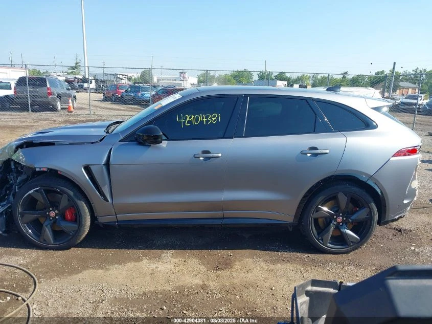 Jaguar F-PACE  - изображение 5