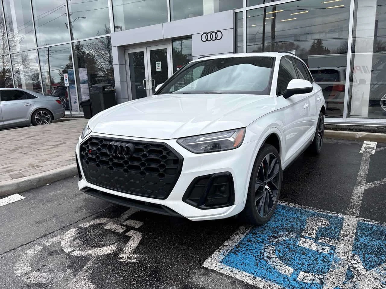 Audi SQ5 * Progressiv * ОТ ПРЕДСТАВИТЕЛСТВО * MATRIX* DIS