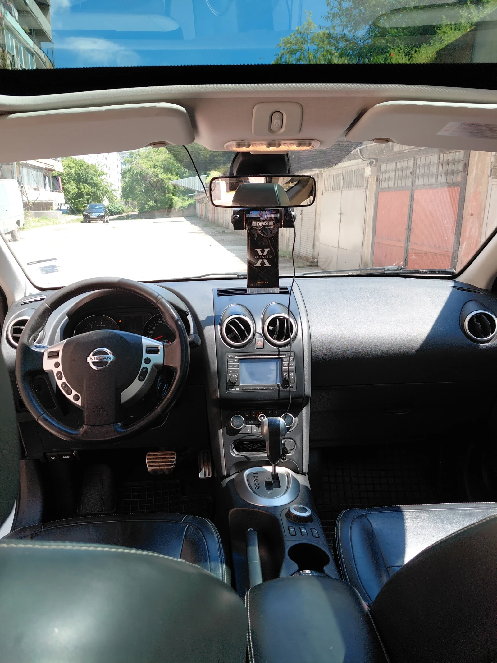 Nissan Qashqai, снимка 8 - Автомобили и джипове - 54506050