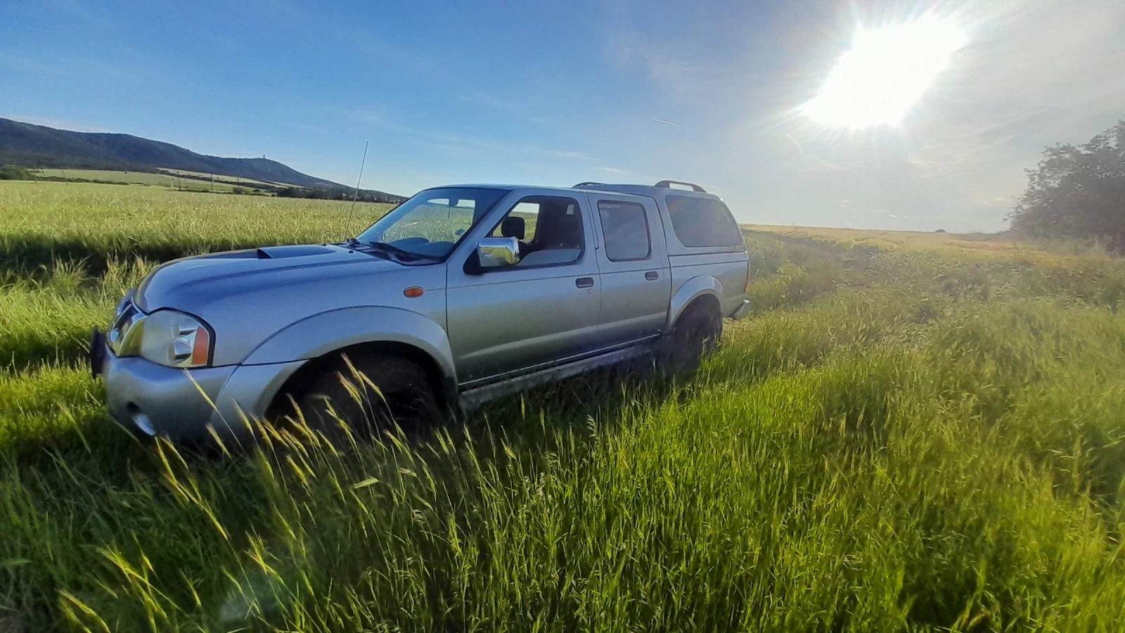 Nissan Navara 2.5, снимка 3 - Автомобили и джипове - 54739461
