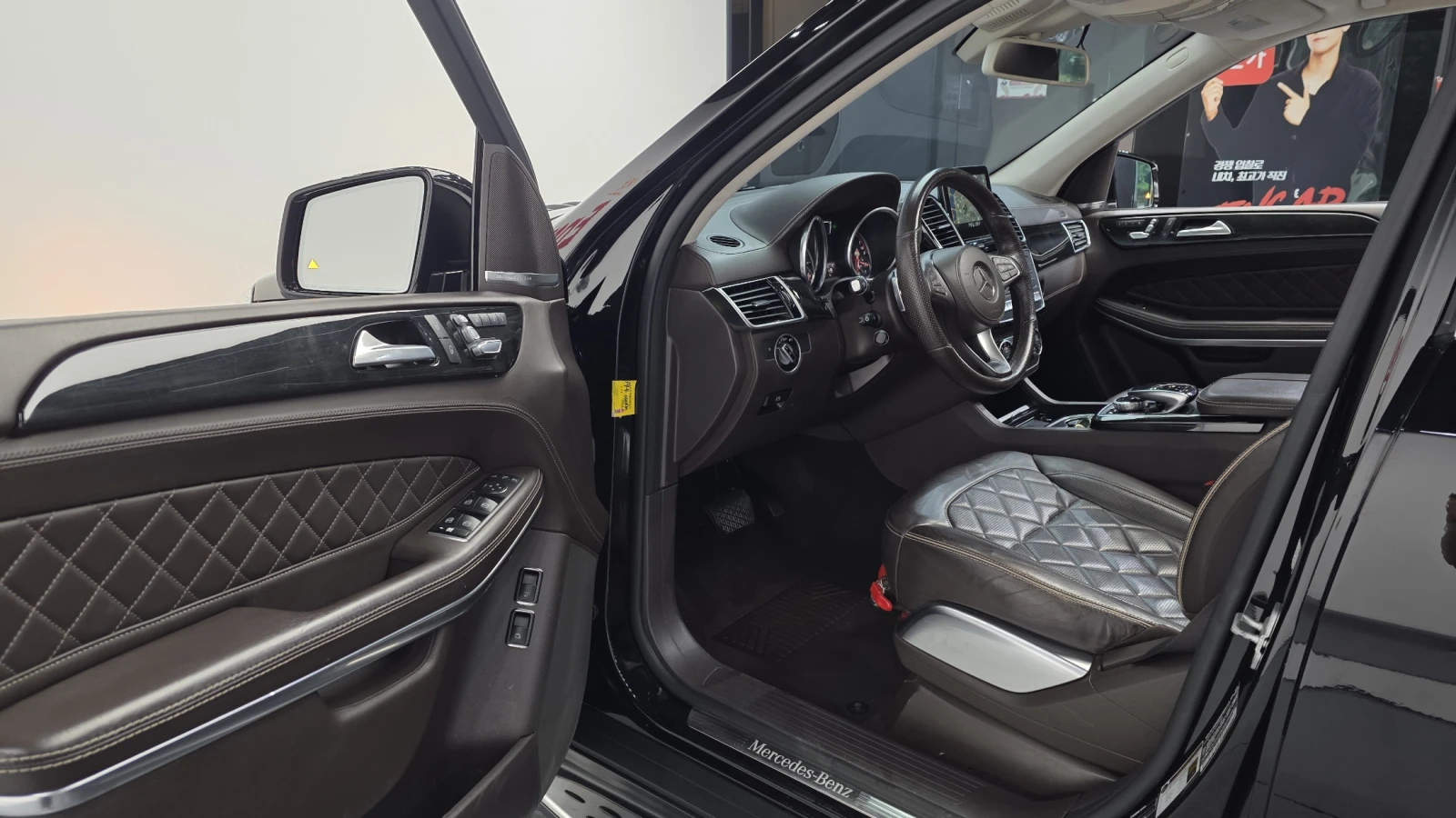 Mercedes-Benz GLS 500 AMG PK* SOFT-CLOSE* 2XTV* DIS* МАСАЖ* ОБДУХ* DESIG, снимка 8 - Автомобили и джипове - 55153968