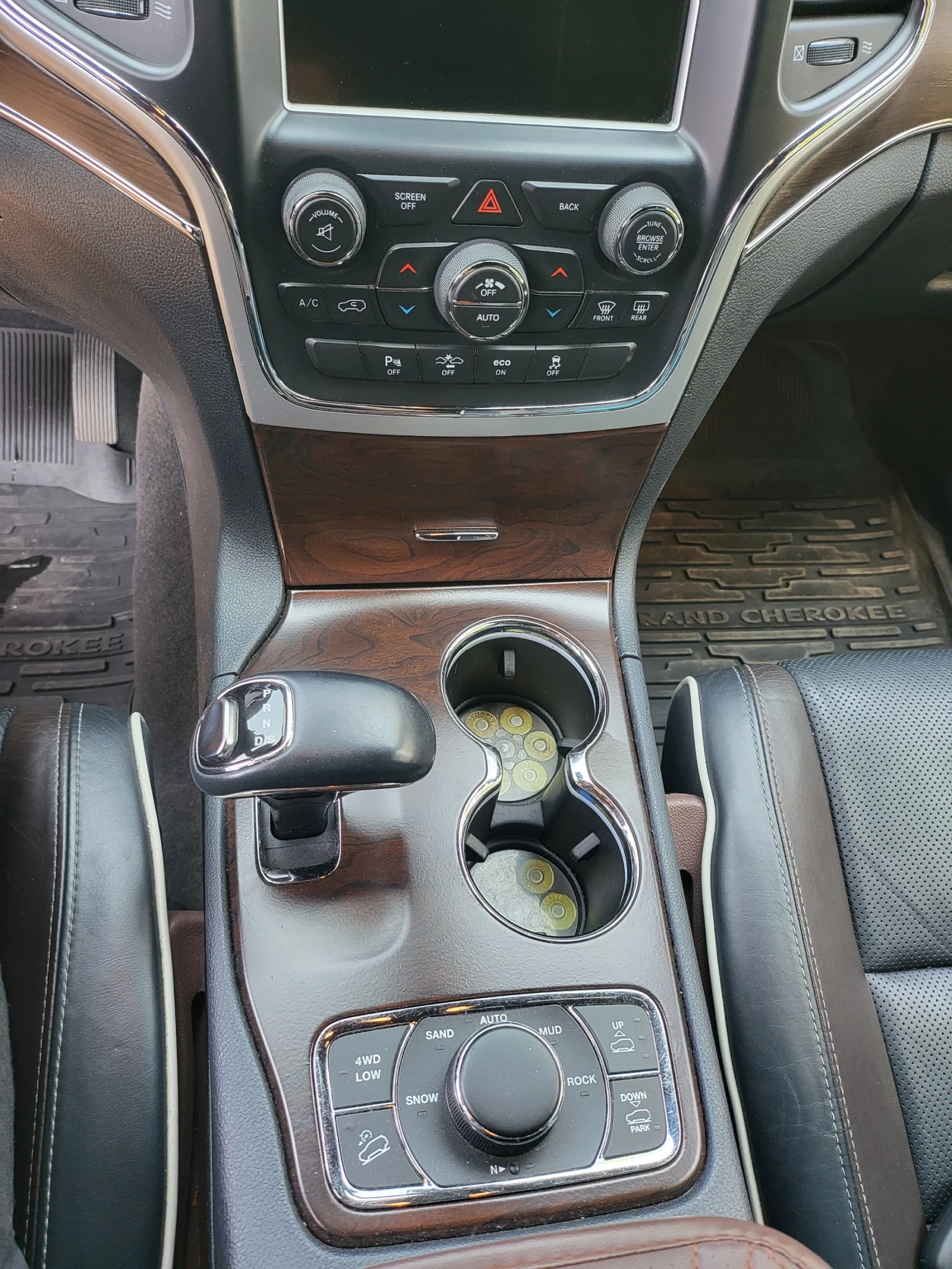Jeep Grand cherokee 5.7 HEMI LPG, снимка 9 - Автомобили и джипове - 55331229