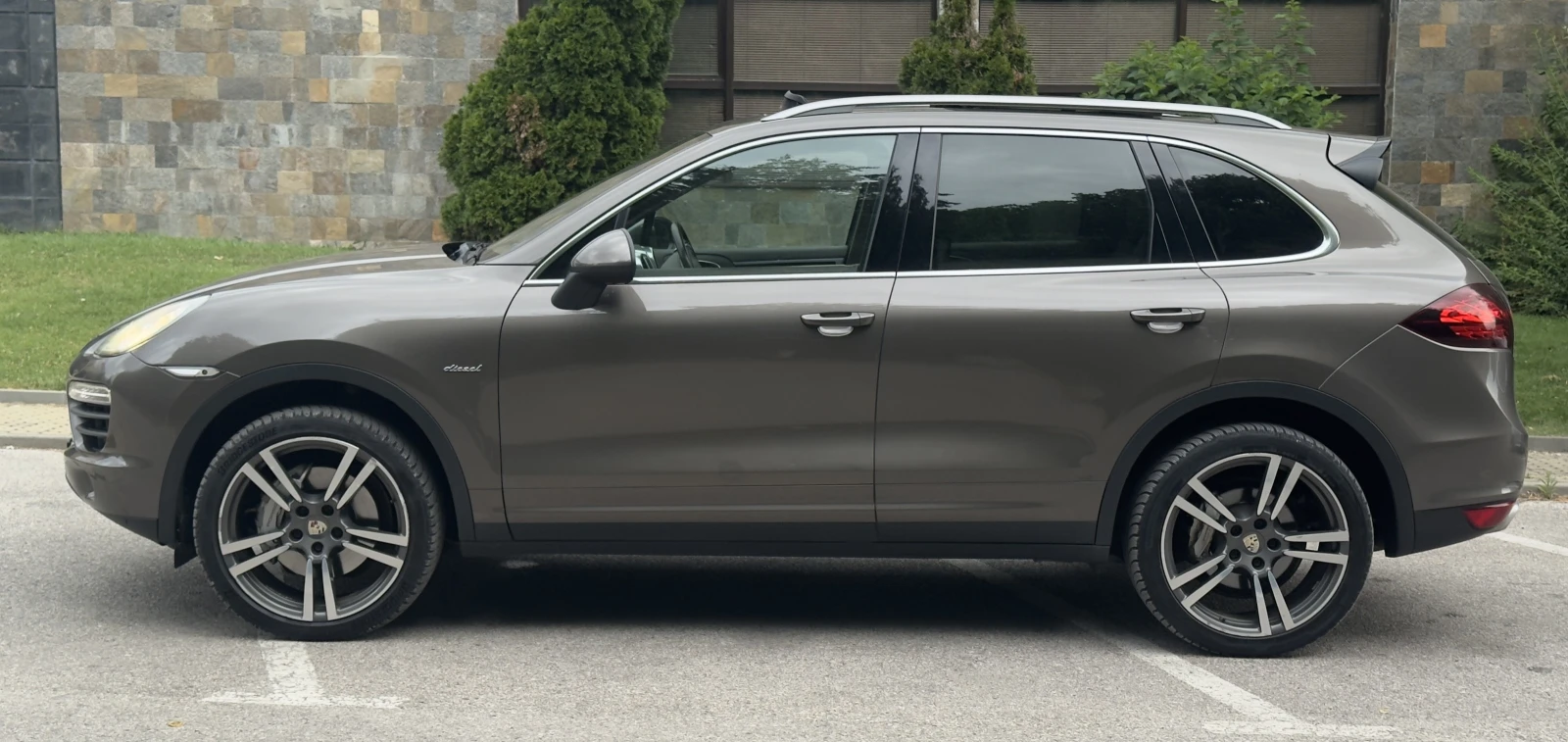 Porsche Cayenne S 4.2 V8 Diesel* 21* Pano* Distr* TOP* Бартер* Лиз, снимка 5 - Автомобили и джипове - 55422244
