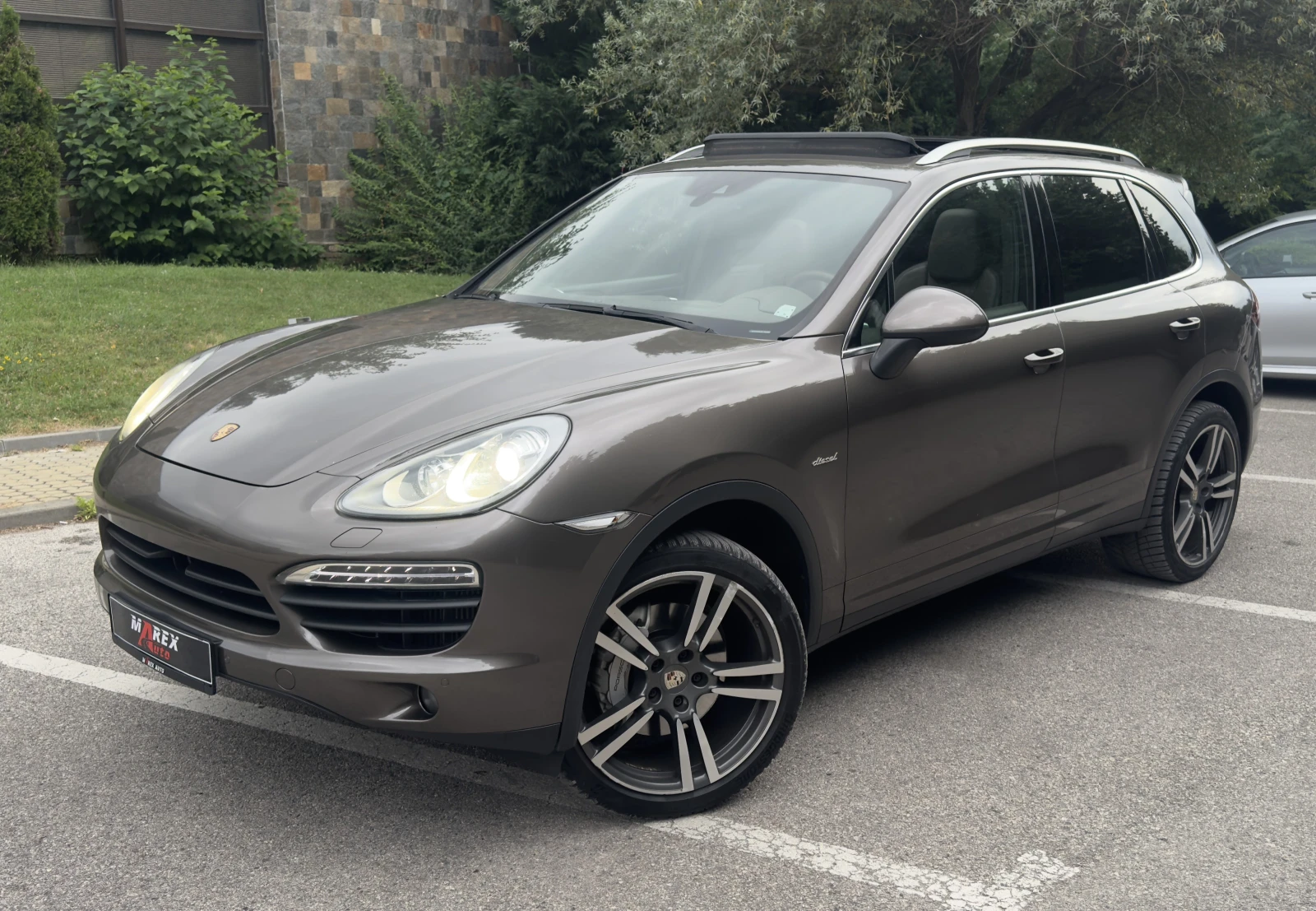 Porsche Cayenne S 4.2 V8 Diesel* 21* Pano* Distr* TOP* Бартер* Лиз, снимка 6 - Автомобили и джипове - 55422244